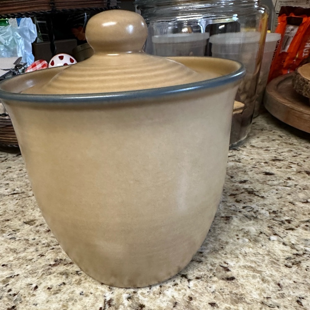PFALTZGRAFF 1.5 Qt canister w/lid - Picture 6 of 8
